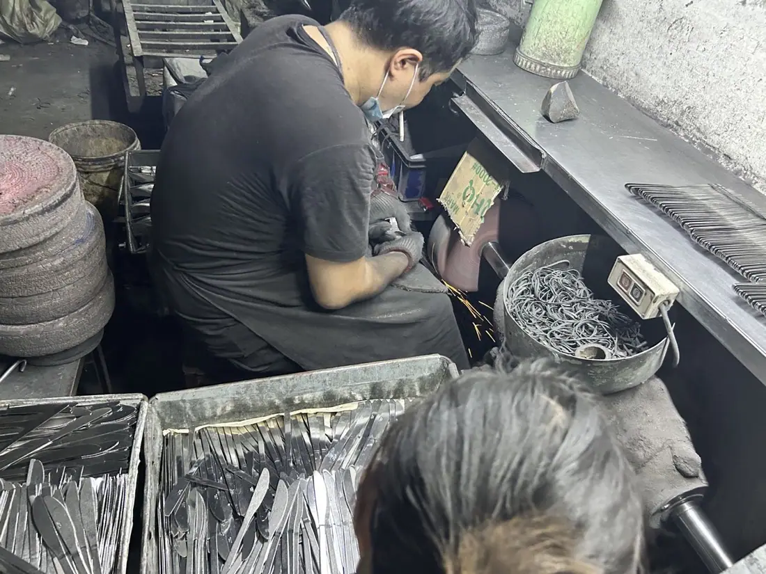 Cutlery edge grinding